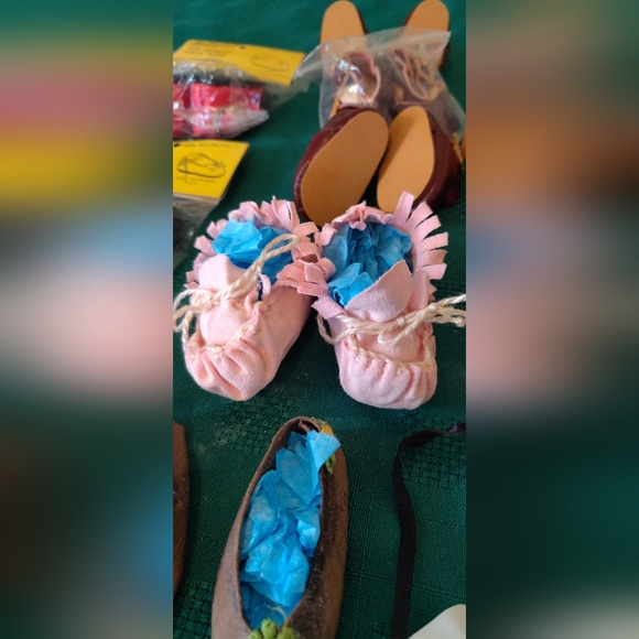 LOT of VINTAGE Doll Shoes Moccasins Ballet Slippers DOLLSPART 19 pair 1" to 2" - Picture 16 of 16